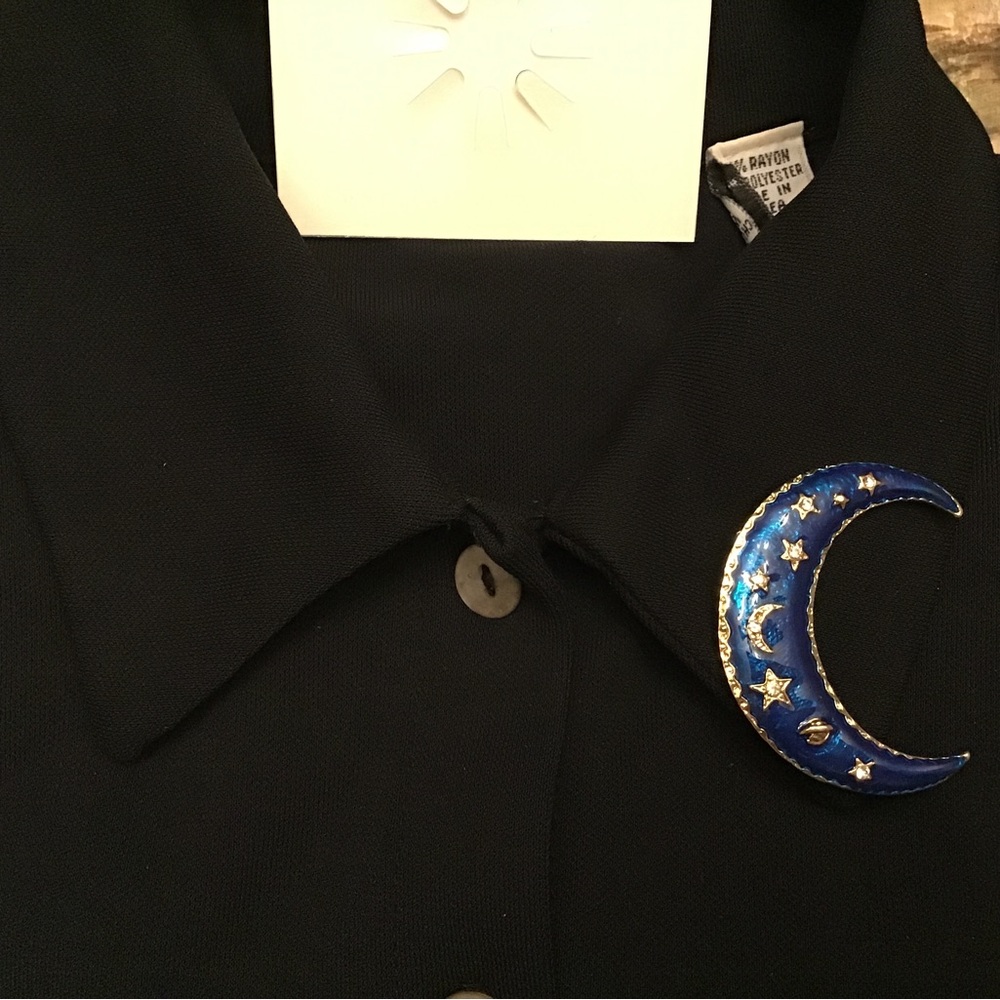 Moon Brooch - Picture 2 of 3